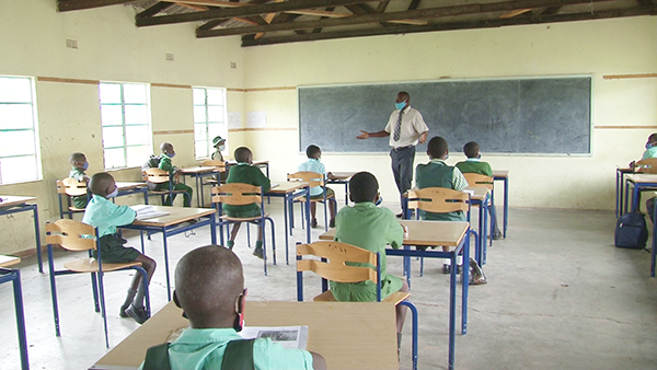 School furnitures donated by UFF HUMANA